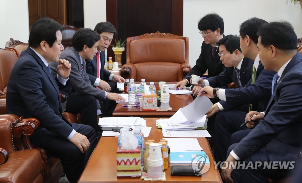 법안논의 하는 여야 원내수석 상임위 간사