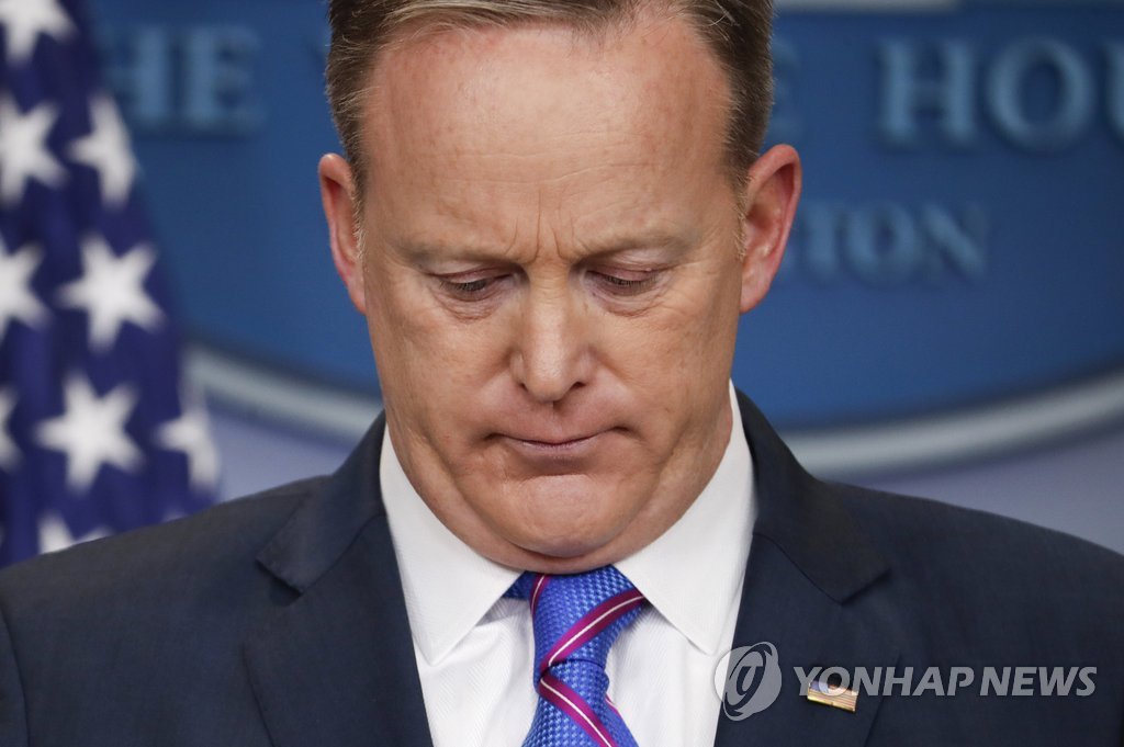 진땀흘리는 美 백악관 대변인 스파이서