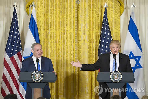 트럼프, 네타냐후에 "이스라엘 정착촌 확장 잠시 보류"
