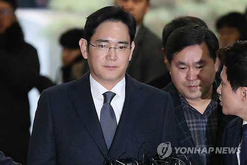 이재용, 사라진 웃음기…묵묵부답