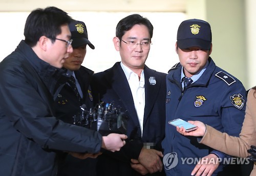이재용 '질문에 묵묵부답'