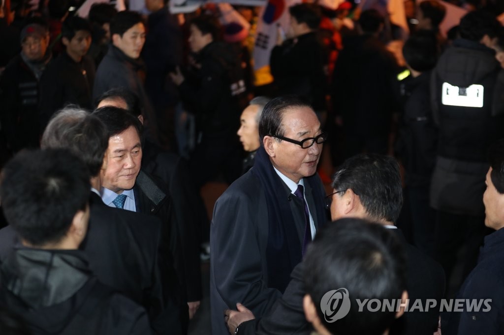 친박, 삼성동 사저 도착
