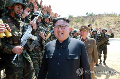 美 군사압박 속 北김정은, 특수부대 '타격대회' 참관