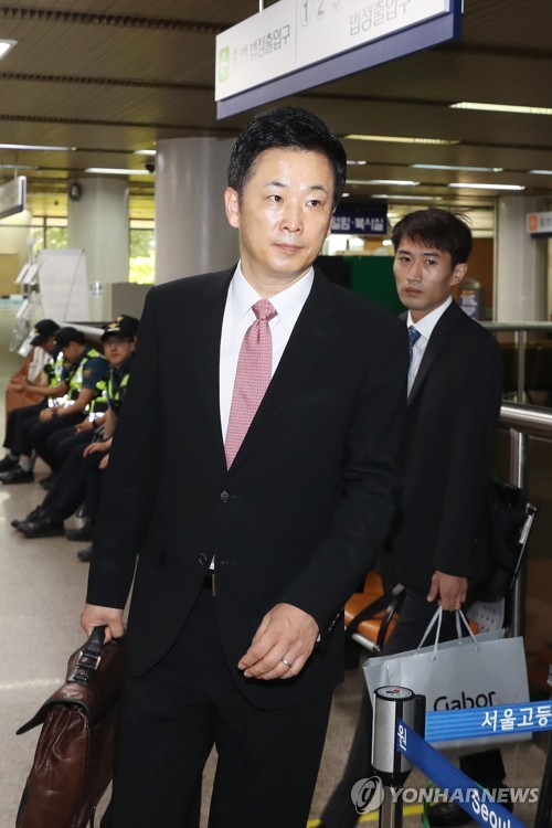 법정 향하는 유영하 변호사