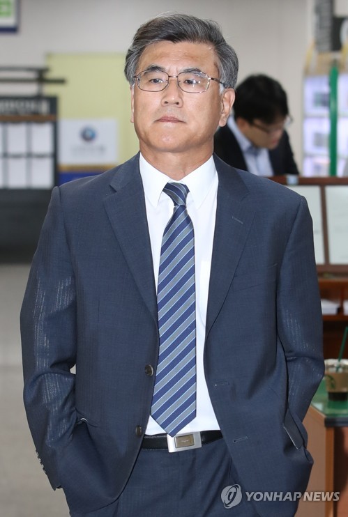 증인 출석하는 김학현 전 공정위 부위원장