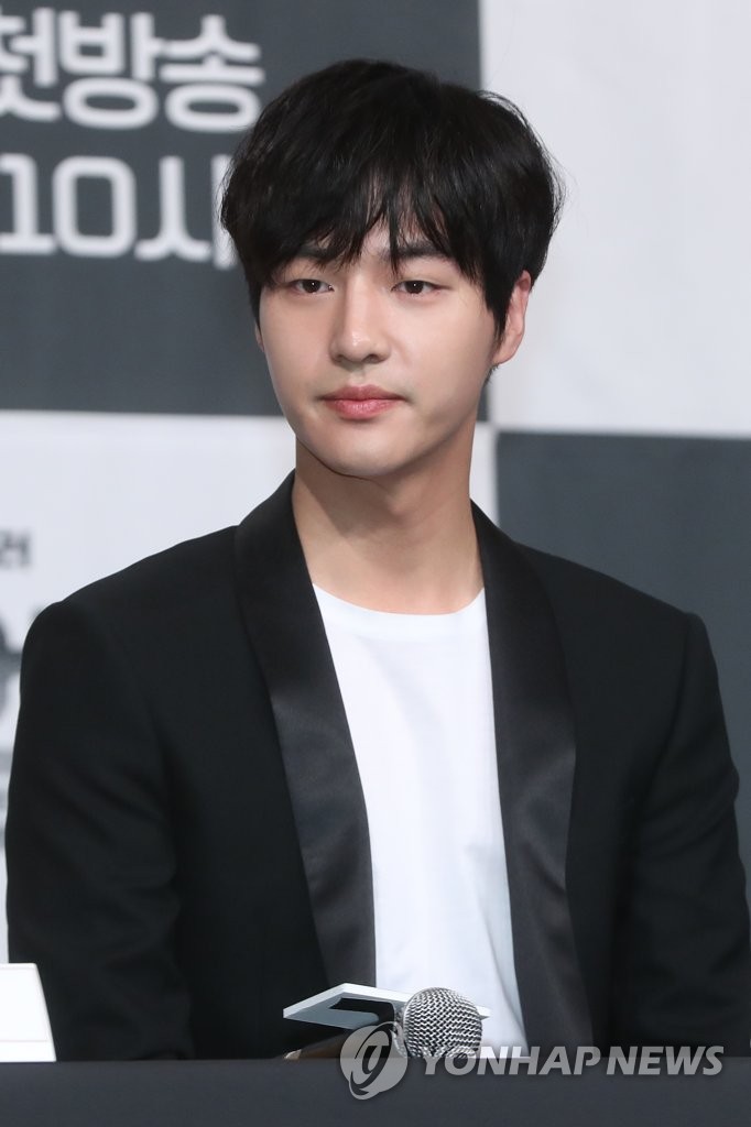 "러브콜만 20여편"…2017년을 손에 넣은 '슈퍼루키' 양세종 - 2