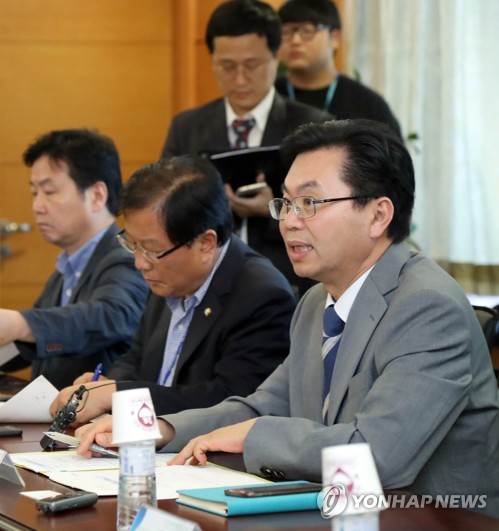 발언하는 이한주 경제1분과 위원장