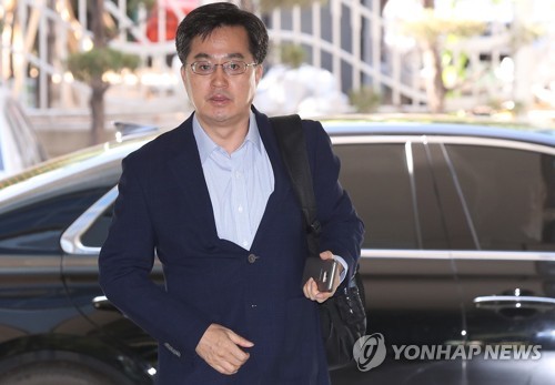 출근하는 김동연 경제부총리 후보자