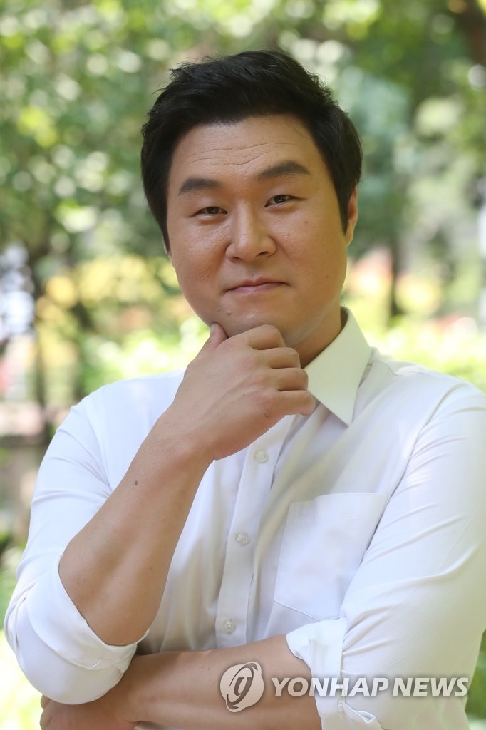 윤경호 '강렬한 존재감'