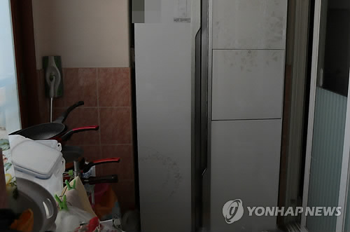 아기 시신 2구 발견된 냉장고