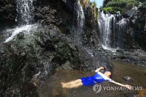 소정방폭포의 여름