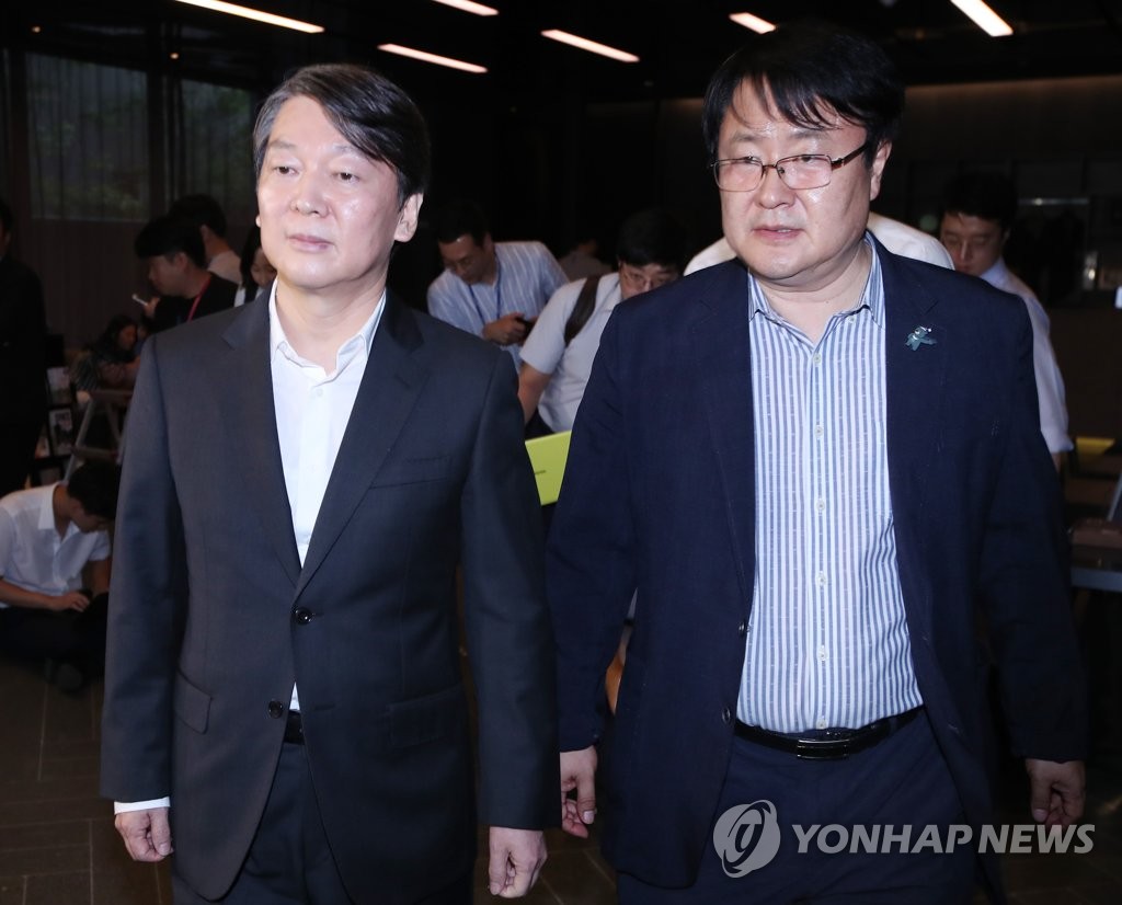 국민의당 안철수 당대표(왼쪽)와 국민의당 송기석 의원(오른쪽)
