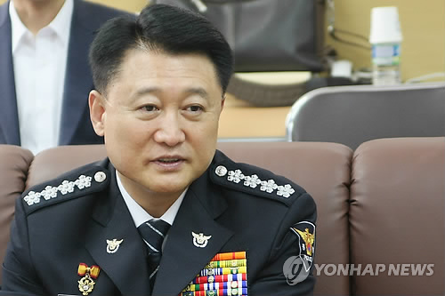 제주 기자간담회 하는 이철성 경찰청장