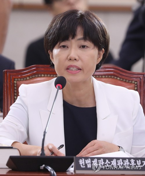 적극 해명하는 이유정 헌재 재판관 후보자