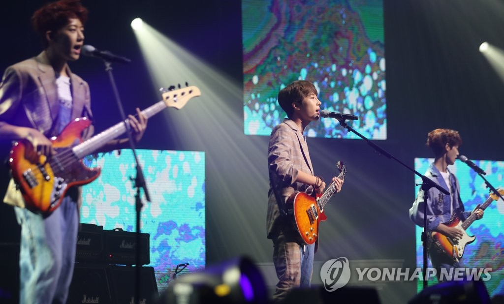 신인밴드 iz 데뷔