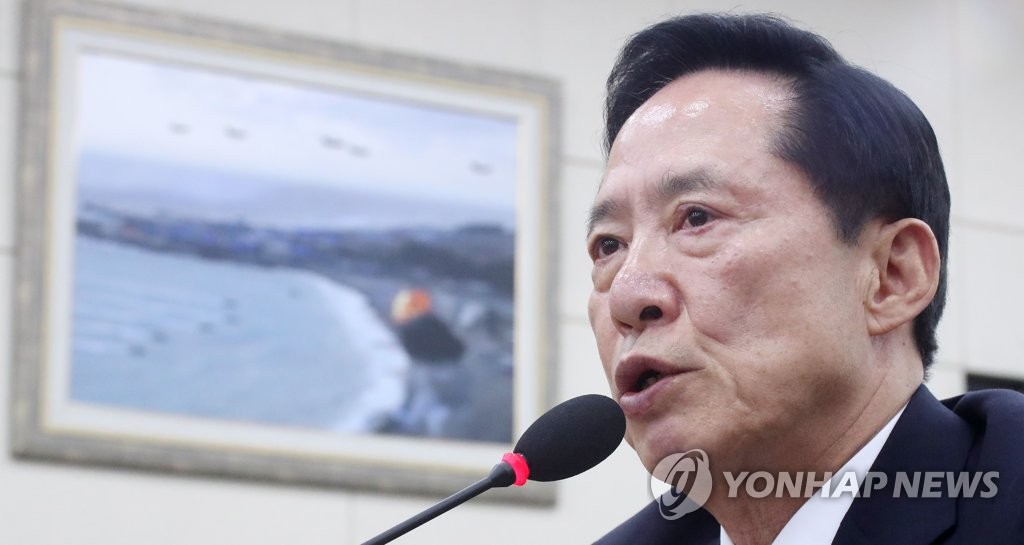 송영무 "미국에 항모·핵잠수함 등 정례적 확장억제자산 배치요구"