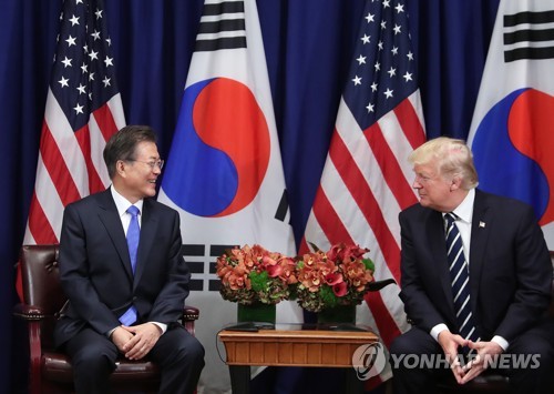 '화기애애' 한-미 정상