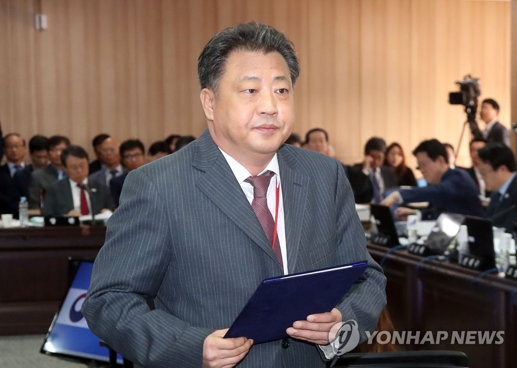 증인 선서 마친 노제호 히딩크재단 사무총장