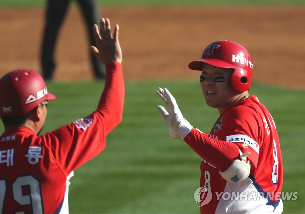안치홍의 환호