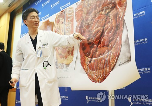 귀순 북한 병사 상태 설명하는 이국종 교수