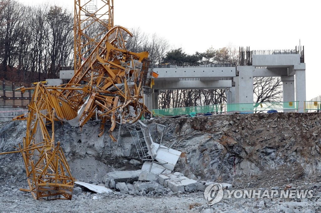 용인 물류센터 공사현장서 타워크레인 사고…7명 사상