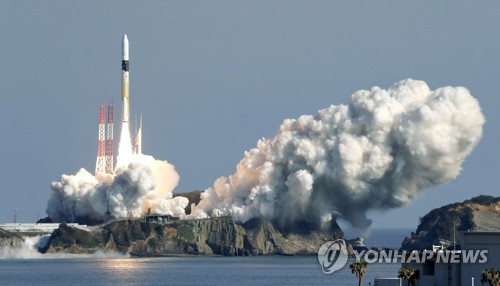 日 위성 2기 탑재 로켓 발사