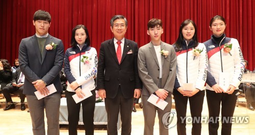 포상금 받은 한체대 재학 메달리스트들