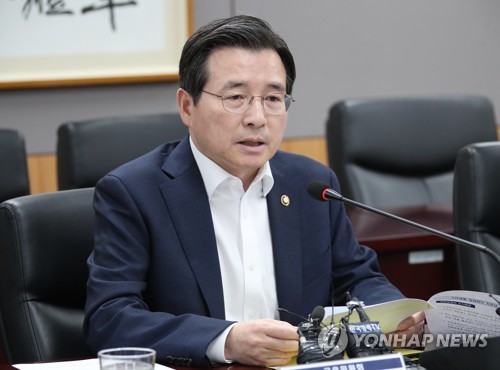 발언하는 김용범 부위원장