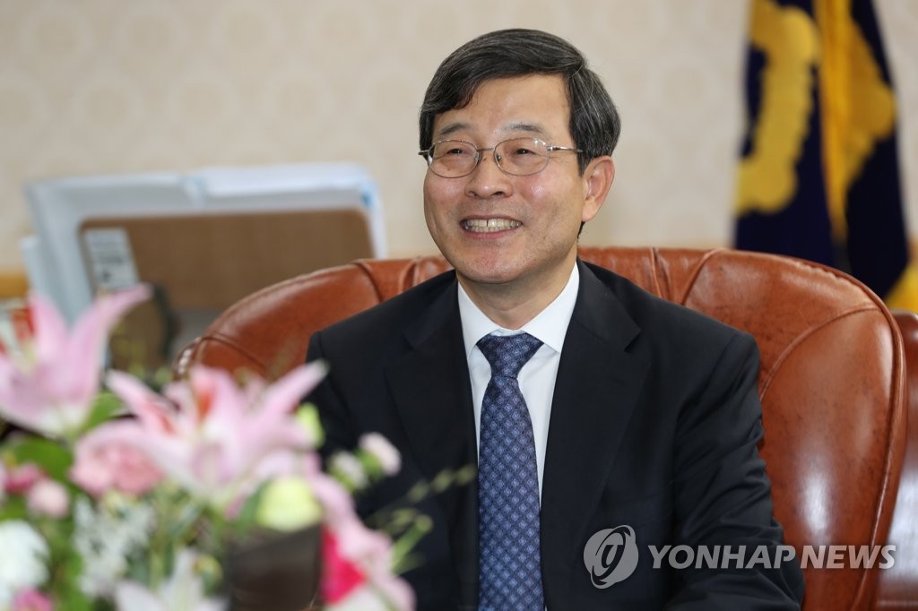 간담회 하는 이동원 제주지법원장