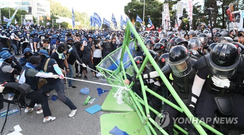 '최저임금' 깊어지는 갈등