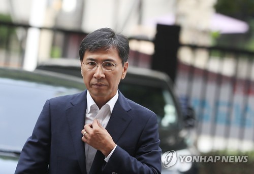 결심공판 출석한 안희정