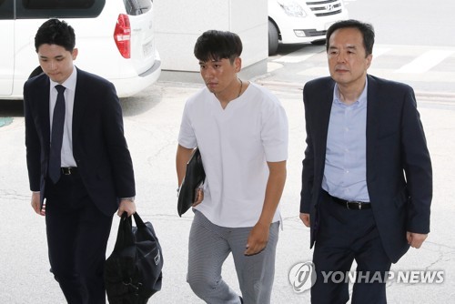 BMW 화재 고소인 출석