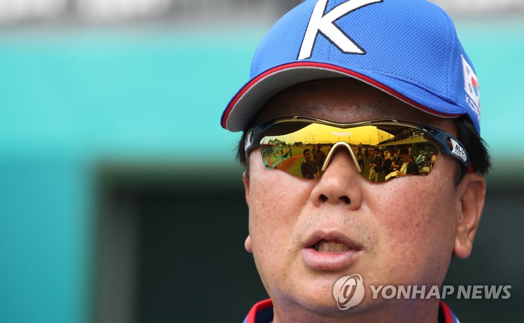 답변하는 선동열 감독