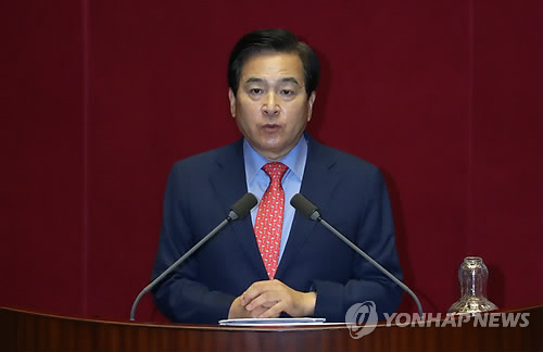 국회 대정부 질문하는 심재철