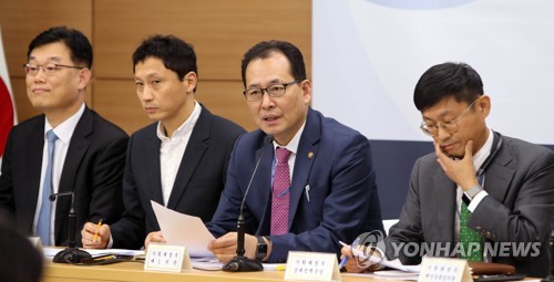 고용·경제 대책 내용 담은 정부 합동브리핑