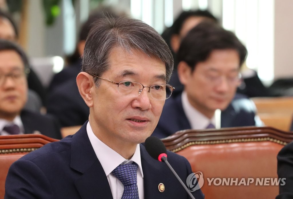 답변하는 안철상 법원행정처장