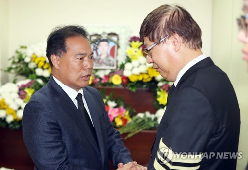 이용주 의원 윤창호 빈소 조문