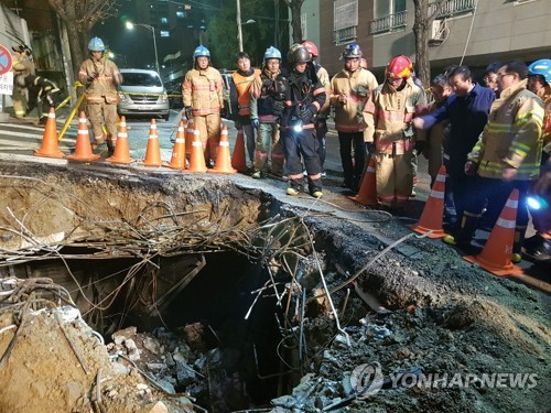KT 화재현장 찾은 박원순 시장