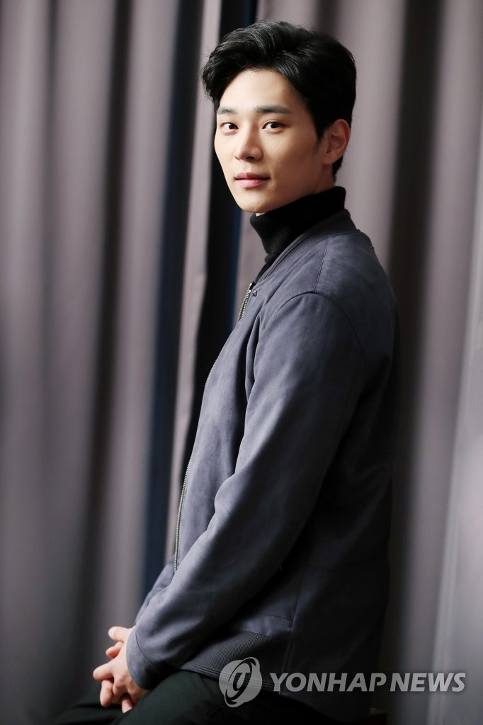 이도겸, 강렬한 눈빛