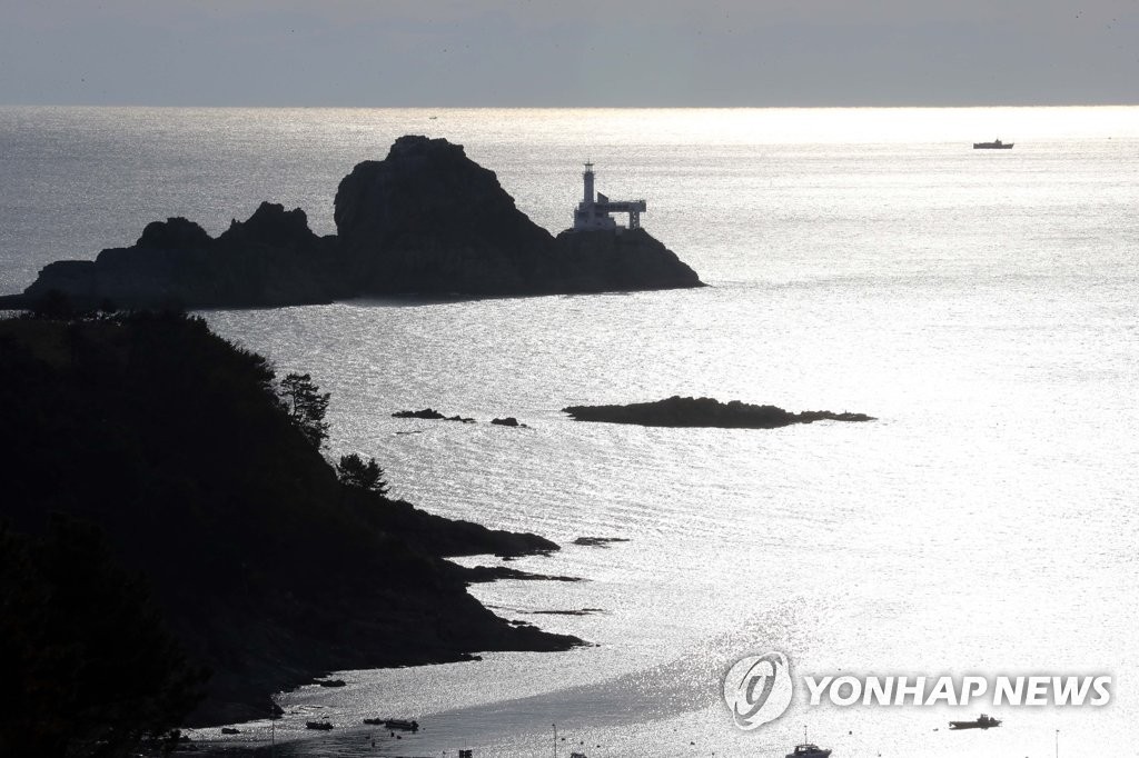 눈부신 오륙도 겨울 바다