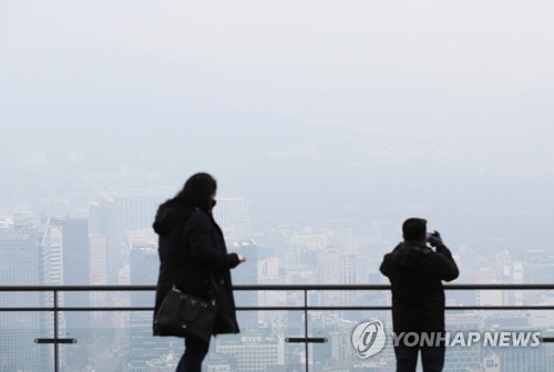 답답한 서울의 하늘