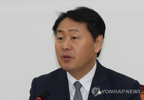 신년기자간담회에서 인사말하는 김관영