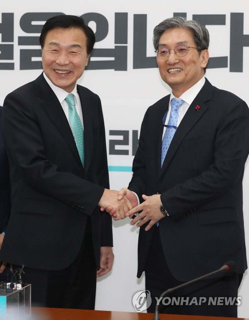 New presidential chief of staff meets opposition leader New presidential chief of staff meets opposition leader