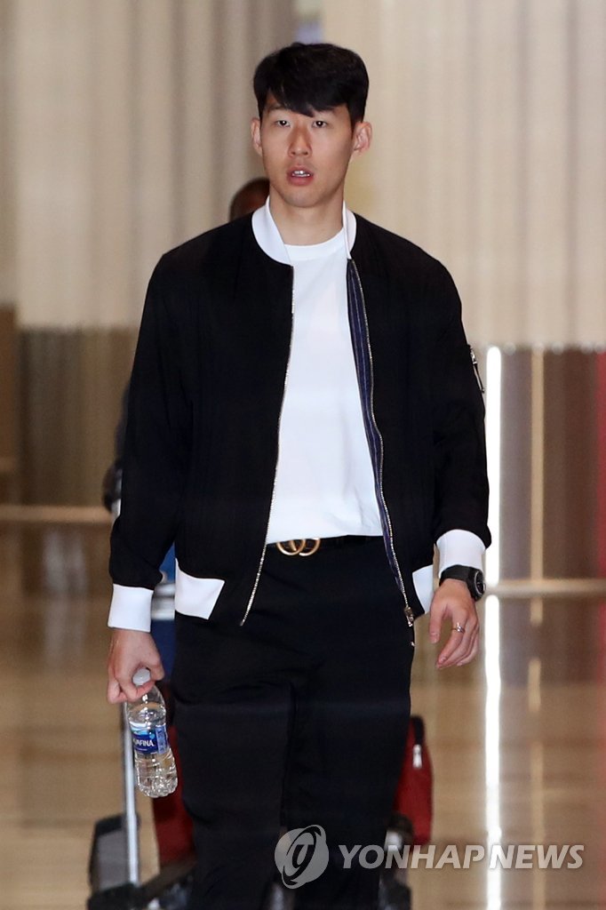 손흥민, 두바이 입국