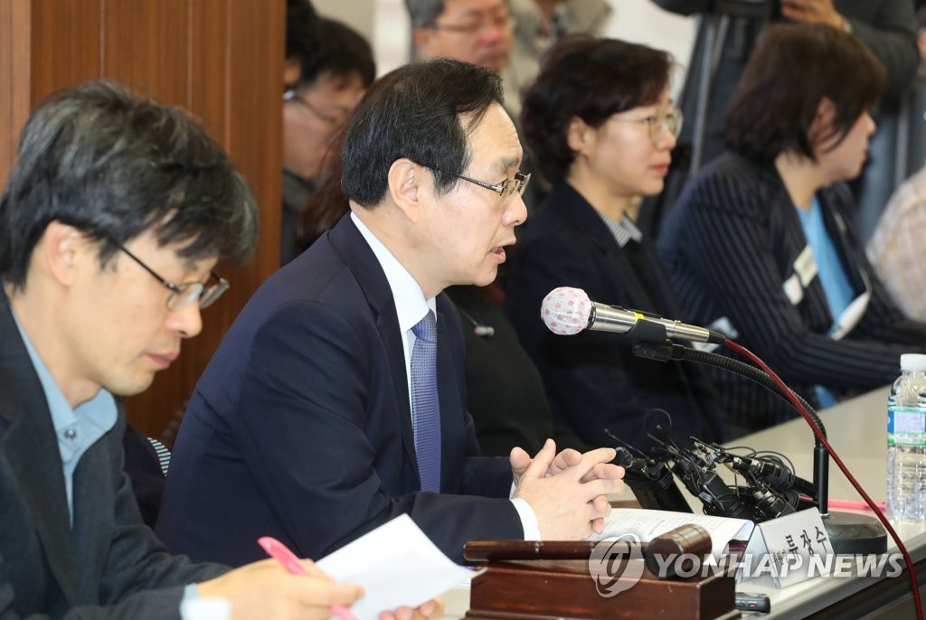 인사말 하는 류장수 위원장