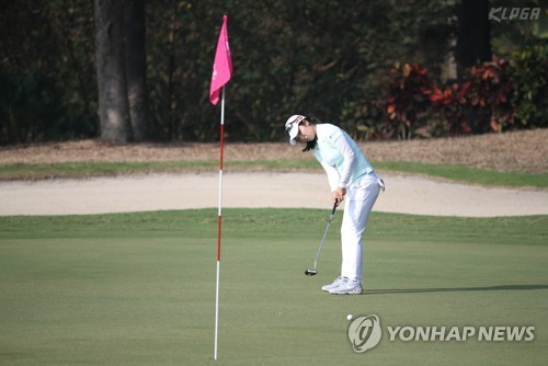 롱퍼트 시도하는 한진선