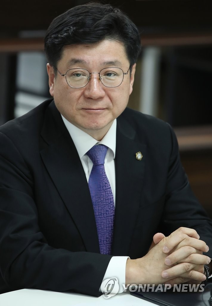 Newly elected head of bar association Newly elected head of bar association