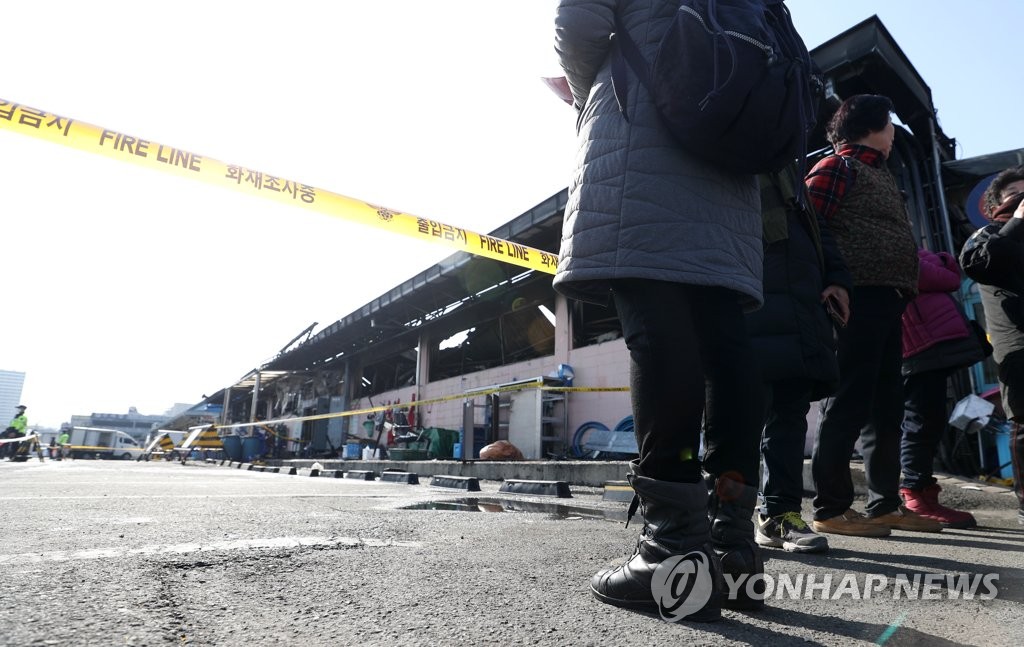 떨어지지 않는 발걸음