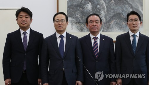 공동대응 방침 발표하는 민주·야3당