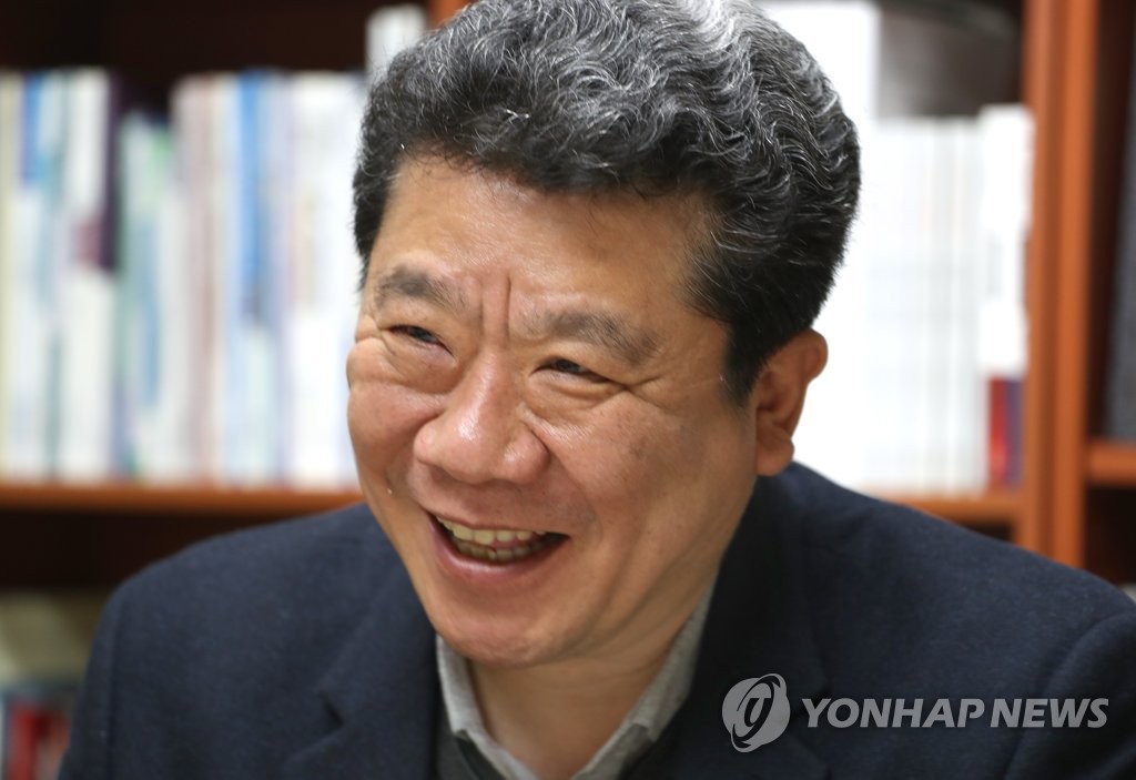 웃음 짓는 강영식 사무총장